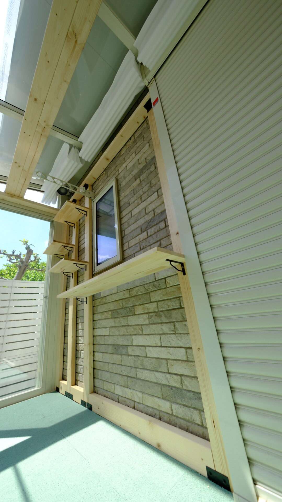 建物に合わせたオーダーメイドのキャットウォークの造作部詳細