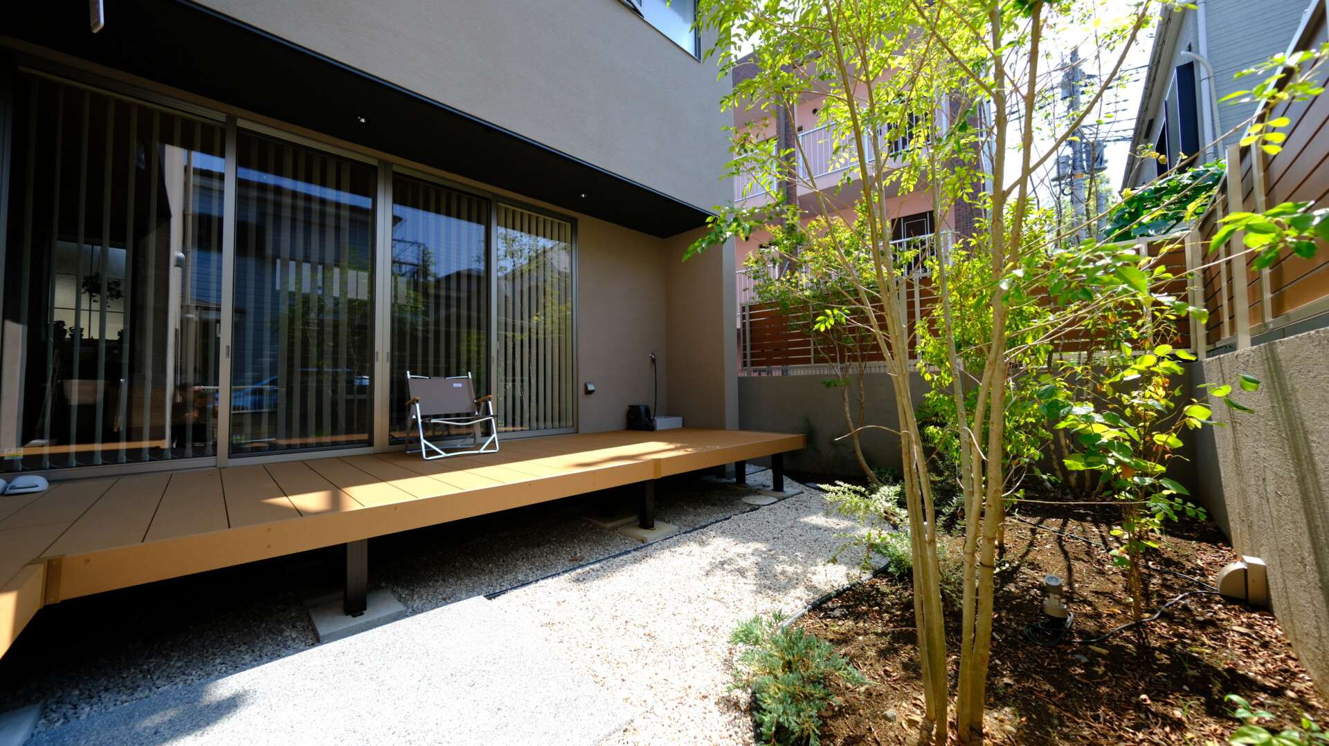 リウッドデッキが設置されたリビング