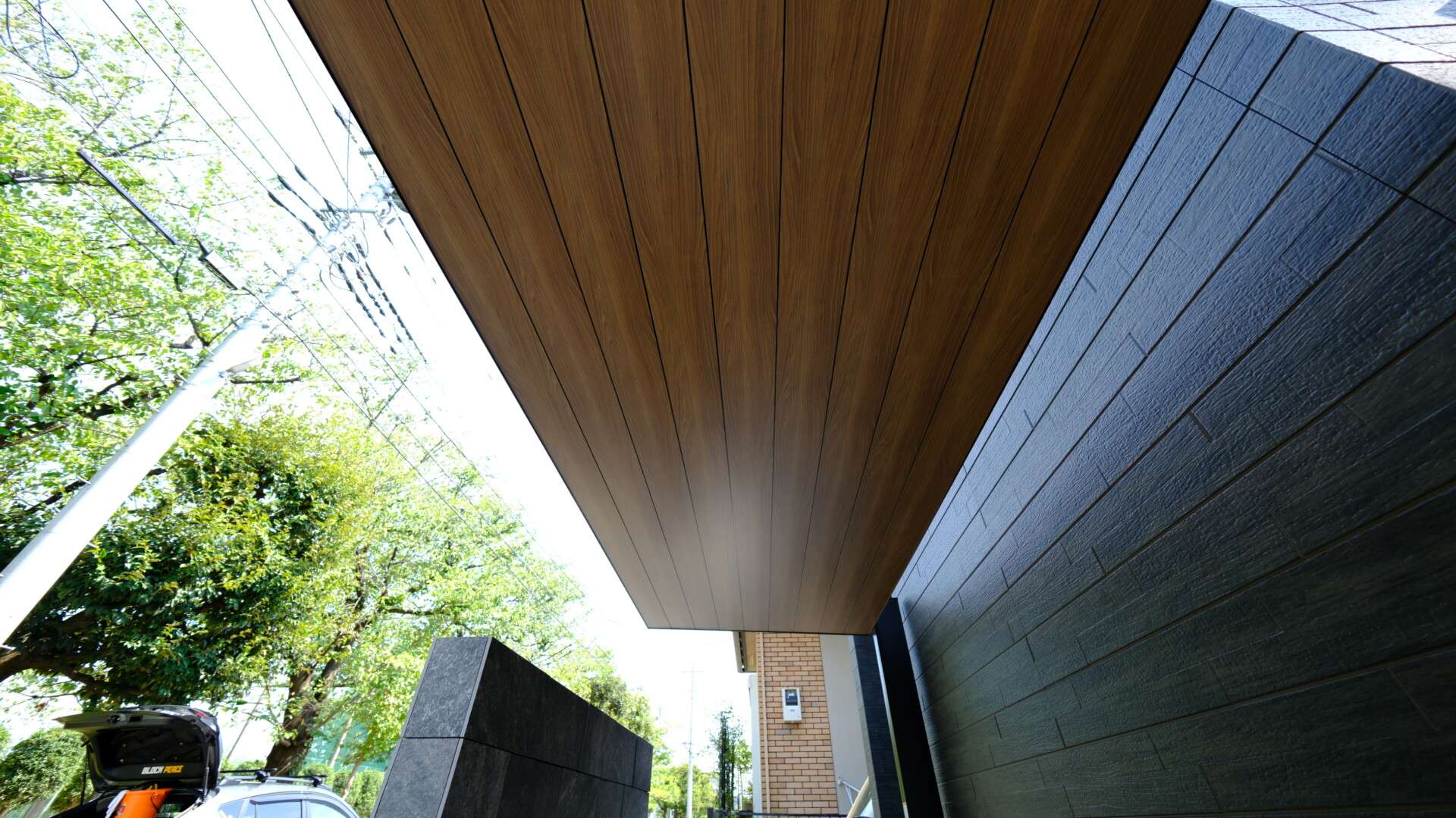 柱と屋根がすっきりとしたテラスSCの設置例