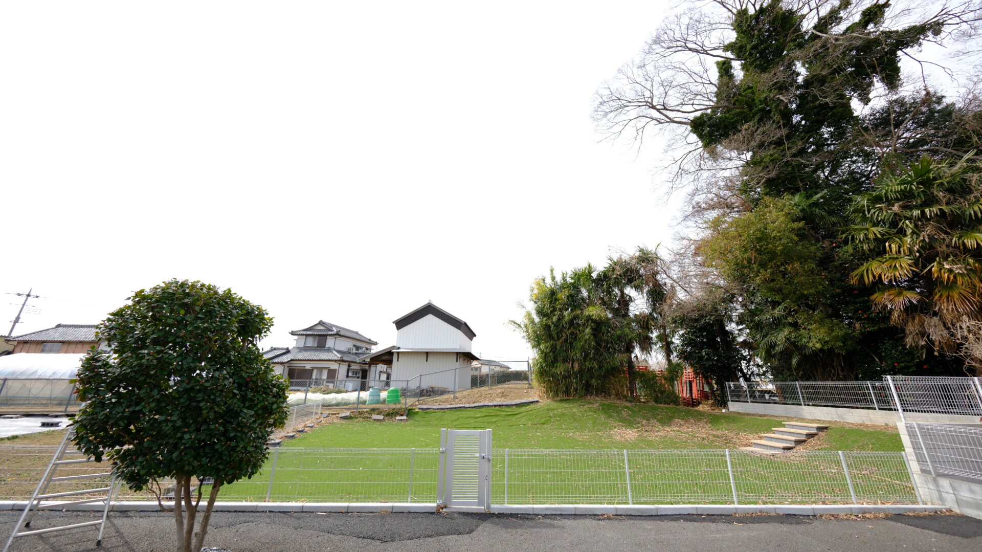 人工芝で美しくリフォームされたアフター写真