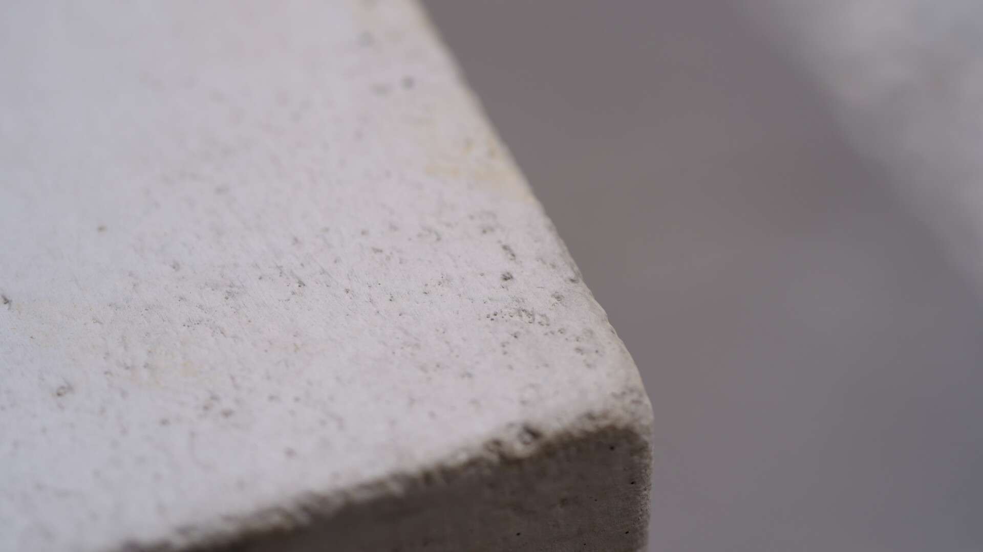 ビームベンチのアップ2、コンクリートの質感