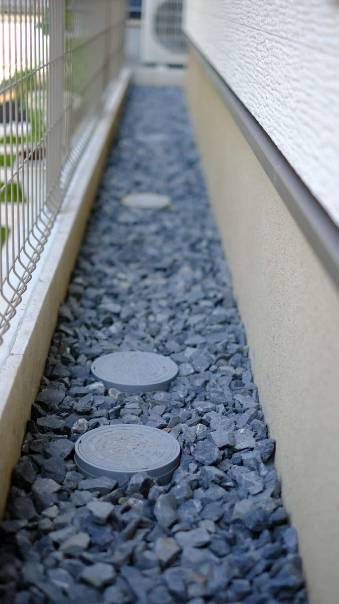 猫対策に砕石を敷いたローメンテナンスな足元