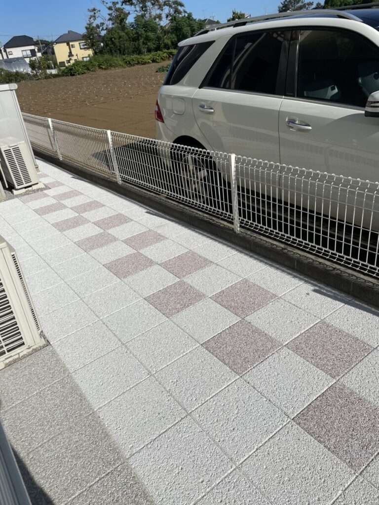 室外機周辺は箱抜き加工で対応した丁寧な仕上がり