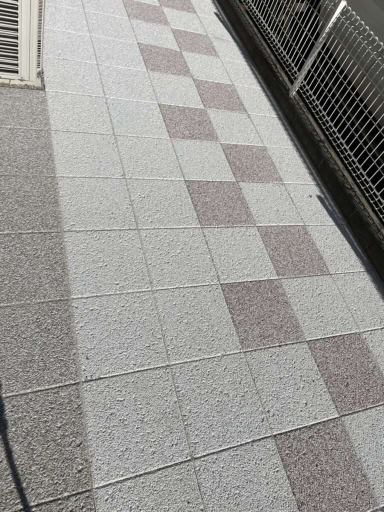 自由なパターン設計が施されたテラスの舗装仕上がり
