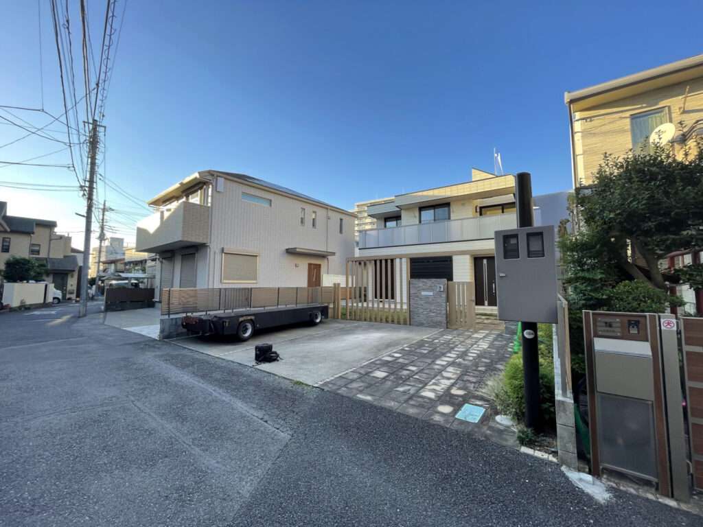 中古住宅の門まわり、どこか貧相な施工前の状態